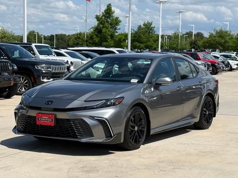 Used 2026 Toyota Camry SE w/ Convenience Package FWD image 8