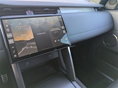 Certified 2025 Land Rover Discovery Sport Dynamic SE image 11