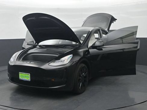 Used 2021 Tesla Model Y Long Range AWD/4WD image 35