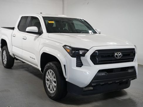 Certified 2025 Toyota Tacoma SR5 RWD image 3