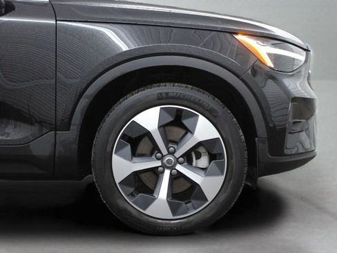 Used 2024 Volvo XC40 B5 Plus AWD/4WD image 14