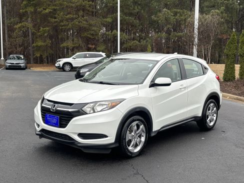 Certified 2018 Honda HR-V LX image 6