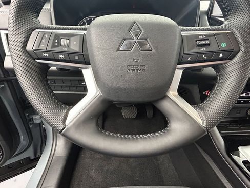 New 2025 Mitsubishi Outlander image 36