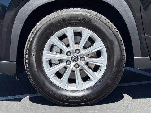 Used 2025 Toyota Grand Highlander AWD image 15