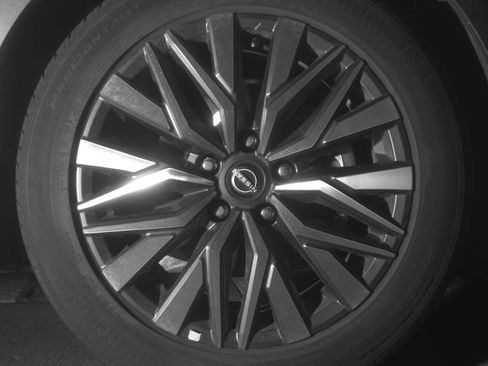 Used 2025 Nissan Altima 2.5 SV image 13