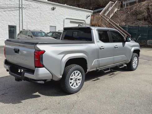 Used 2024 Toyota Tacoma SR5 image 8