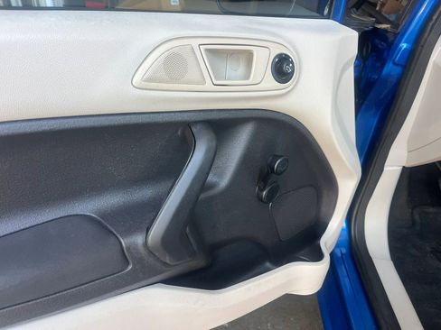 Used 2011 Ford Fiesta S FWD image 19