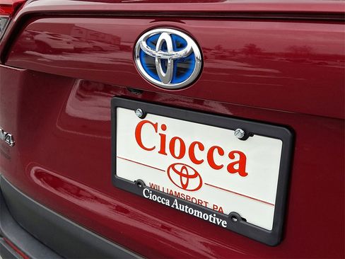 Used 2022 Toyota RAV4 XLE w/ Convenience Package image 34