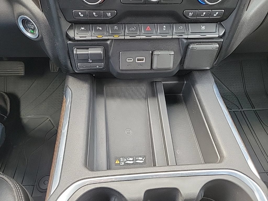 Used 2019 Chevrolet Silverado 1500 High Country w/ Technology Package AWD/4WD image 15
