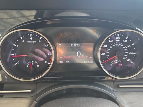 Certified 2024 Kia Carnival EX FWD image 16