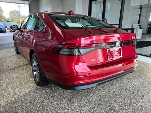 Used 2024 Honda Accord EX image 4