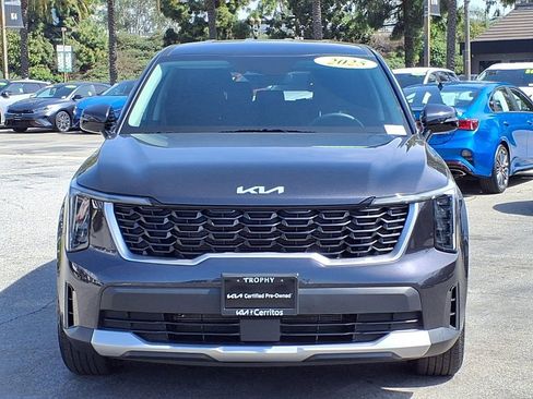 Used 2025 Kia Sorento LX image 8