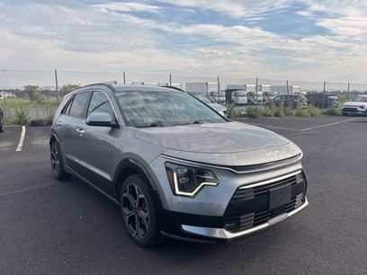 Used 2023 Kia Niro SX Touring