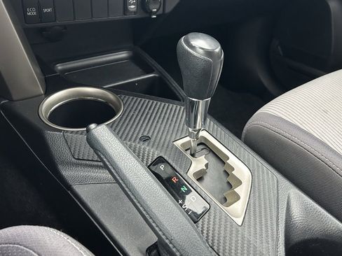 Used 2014 Toyota RAV4 XLE image 21