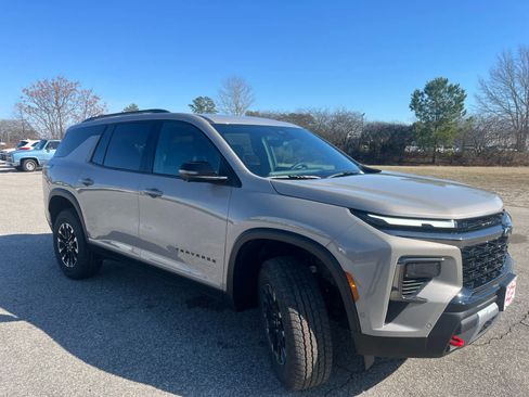 New 2026 Chevrolet Traverse Z71 w/ Enhanced Driving Package image 8