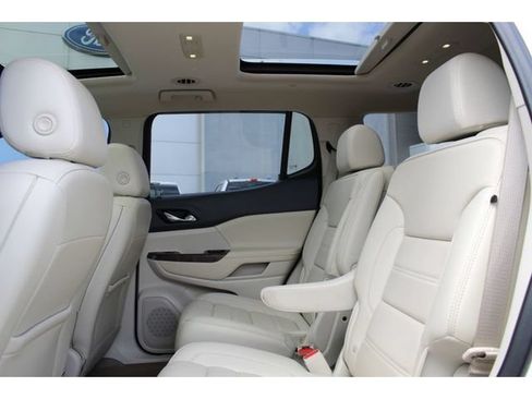 Used 2021 GMC Acadia Denali w/ Denali Technology Package FWD image 13
