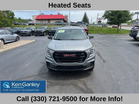 Used 2023 GMC Terrain SLE w/ Driver Convenience Package AWD/4WD image 4