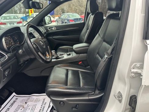 Used 2020 Jeep Grand Cherokee Limited image 16