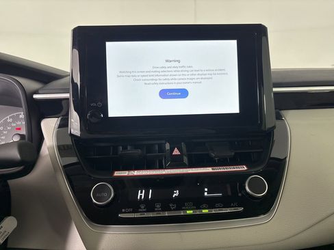 Used 2025 Toyota Corolla LE image 13