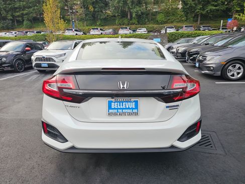 Used 2020 Honda Clarity Touring image 6