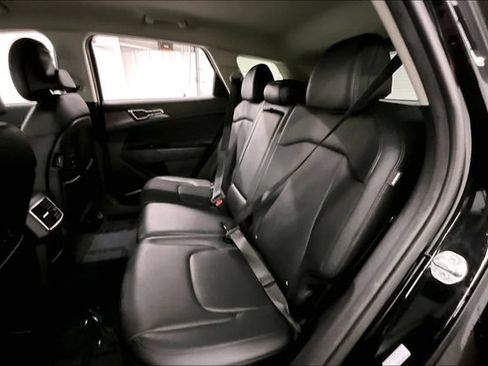 Used 2025 Kia Sportage EX FWD image 22