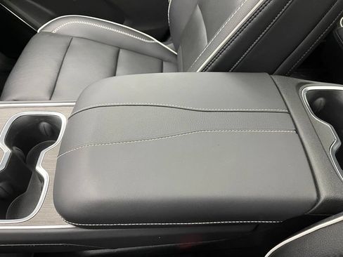 Used 2025 GMC Acadia Denali w/ LPO, All-Weather Package AWD/4WD image 33