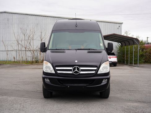 Used 2013 Mercedes-Benz Sprinter 2500 image 2