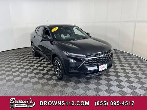 Used 2024 Chevrolet Trax RS FWD image 1