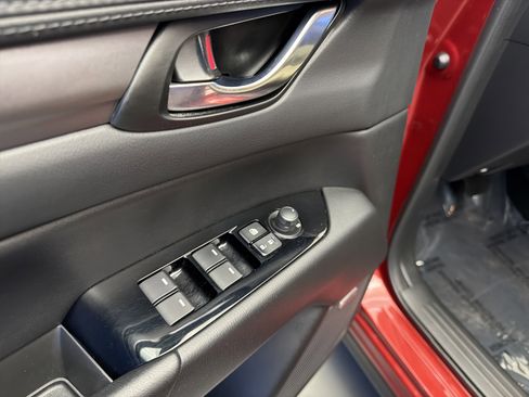 Used 2018 MAZDA CX-5 Touring w/ Preferred Equipment Package image 11