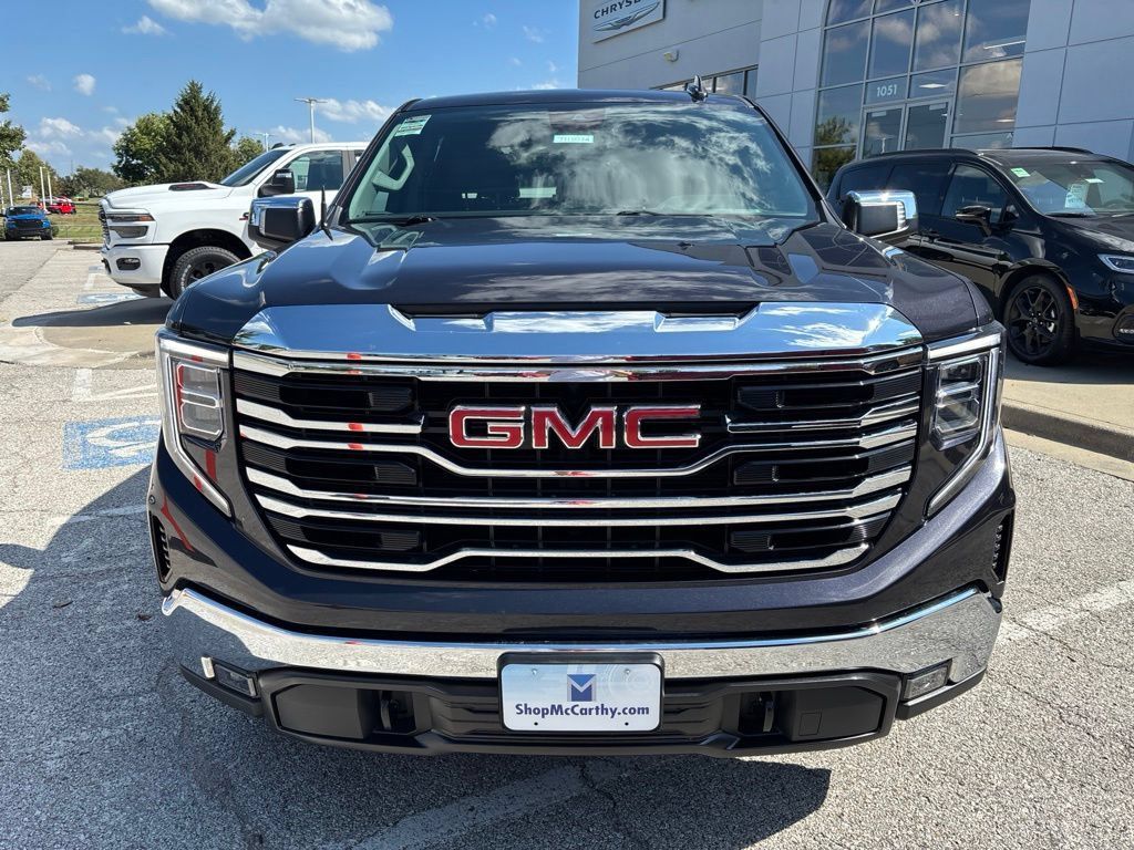 Used 2024 GMC Sierra 1500 SLT w/ X31 Off-Road Package AWD/4WD image 3