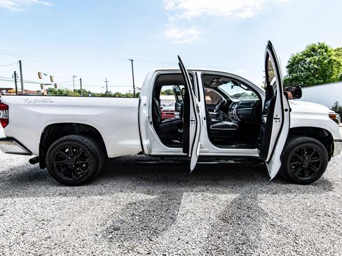 Used 2018 Toyota Tundra SR5 RWD image 16