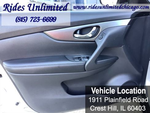 Used 2016 Nissan Rogue S AWD/4WD image 11