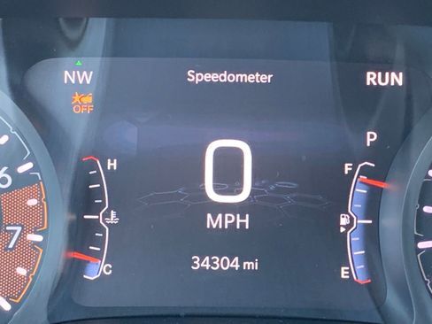 Used 2025 Jeep Compass Trailhawk image 39