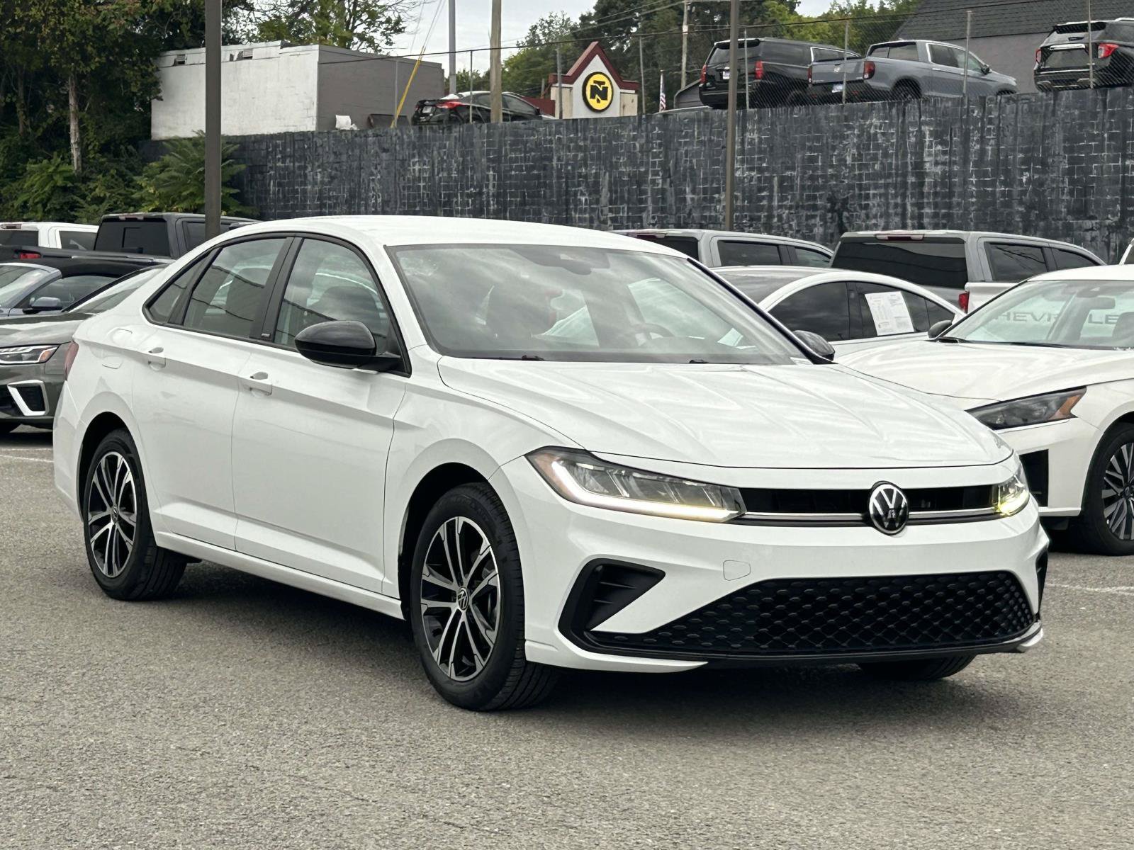 Used 2025 Volkswagen Jetta Sport FWD image 1