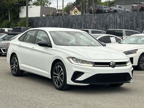 Used 2025 Volkswagen Jetta Sport FWD image 1