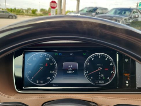 Used 2017 Mercedes-Benz S 550 Sedan image 31