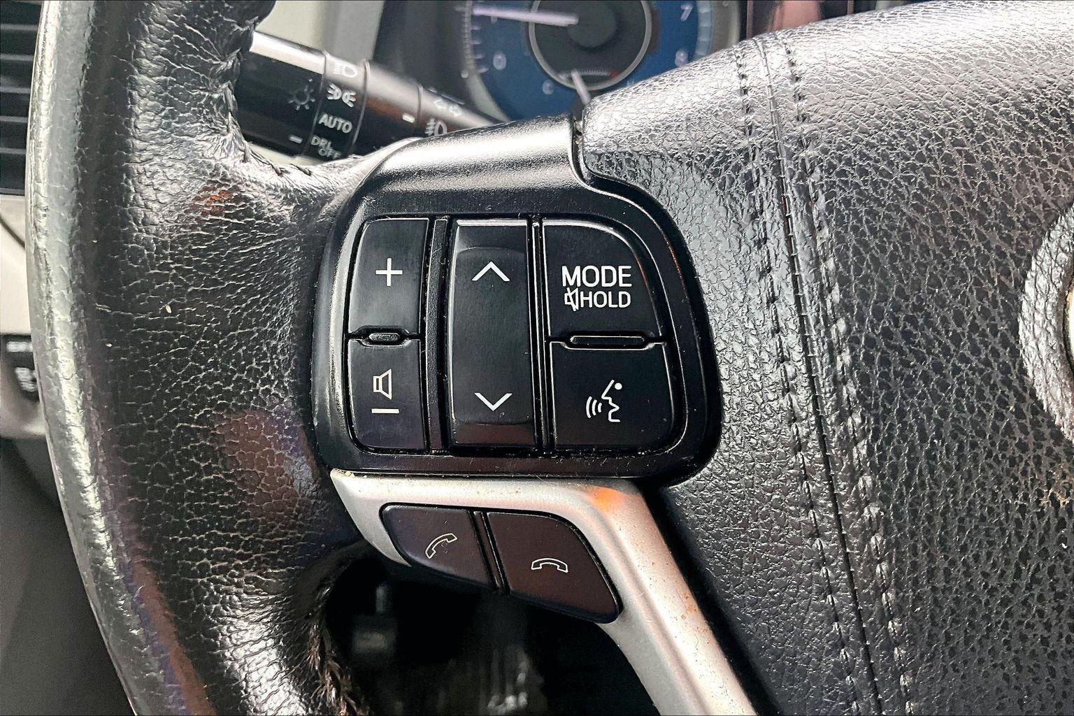 Used 2019 Toyota Sienna XLE w/ XLE Navigation Package AWD/4WD image 17