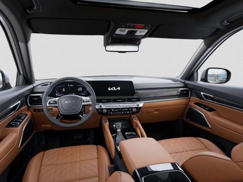 Used 2025 Kia Telluride AWD image 14