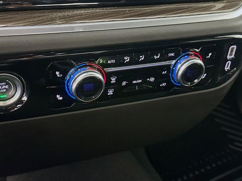 Used 2024 GMC Sierra 1500 Elevation image 22