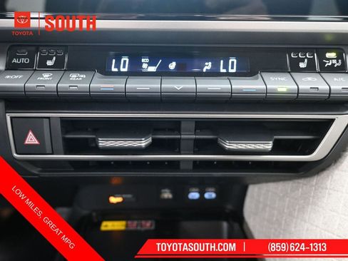 Used 2025 Toyota Camry XLE image 20