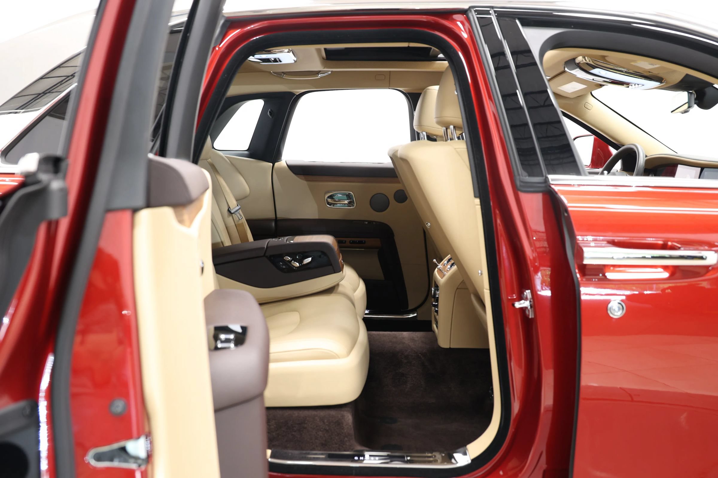Used 2022 Rolls-Royce Ghost w/ Ghost Package AWD/4WD image 93
