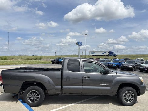 Used 2010 Toyota Tacoma 2WD Access Cab image 7