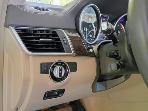 Used 2015 Mercedes-Benz GL 450 4MATIC image 28
