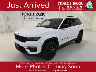 Used 2023 Jeep Grand Cherokee Limited w/ Black Appearance Package