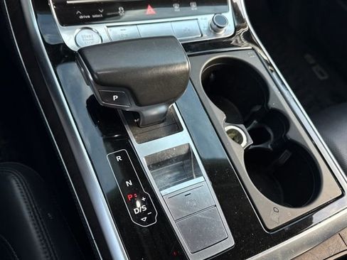 Used 2019 Audi Q8 Prestige w/ Luxury Package image 23