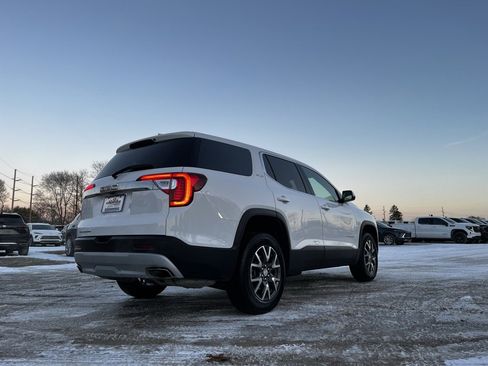 Used 2023 GMC Acadia SLE image 9