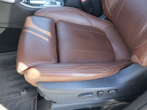 Used 2019 Subaru Ascent Touring w/ Popular Package #2A image 17