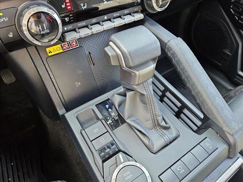 Used 2025 Toyota 4Runner Limited image 12