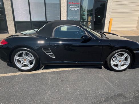 Used 2011 Porsche Boxster RWD image 11