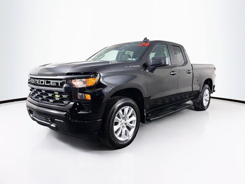 Used 2024 Chevrolet Silverado 1500 Custom image 4
